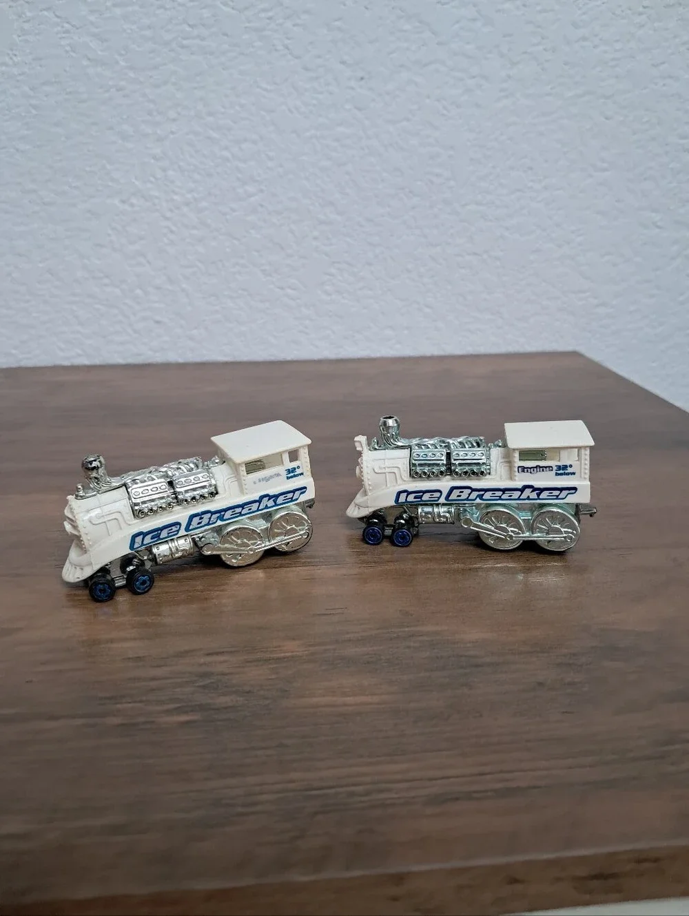 Vintage 1995 Hot Wheels Ice Breaker Locomotive Set Of 2 Diecast Chrome Toys